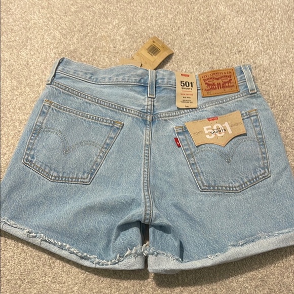 Levi's Women's Light Blue Denim Shorts - Picture 5 of 8